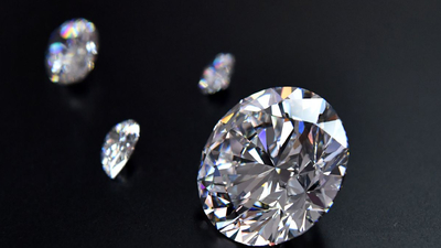 Diamond Care Guide: Why Does Your Diamond Become Cloudy? Causes, Cleaning Methods & Maintenance Tips
