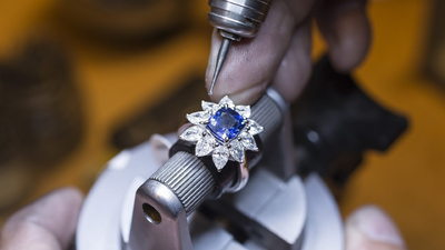 Jewelry Setting Explained: Why Are Some Gemstones Closed Back While Others Are Not?