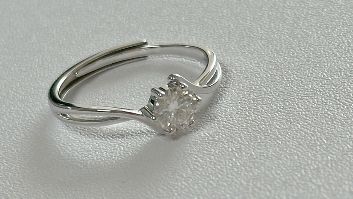 Moissanite-compose-silicon-carbide