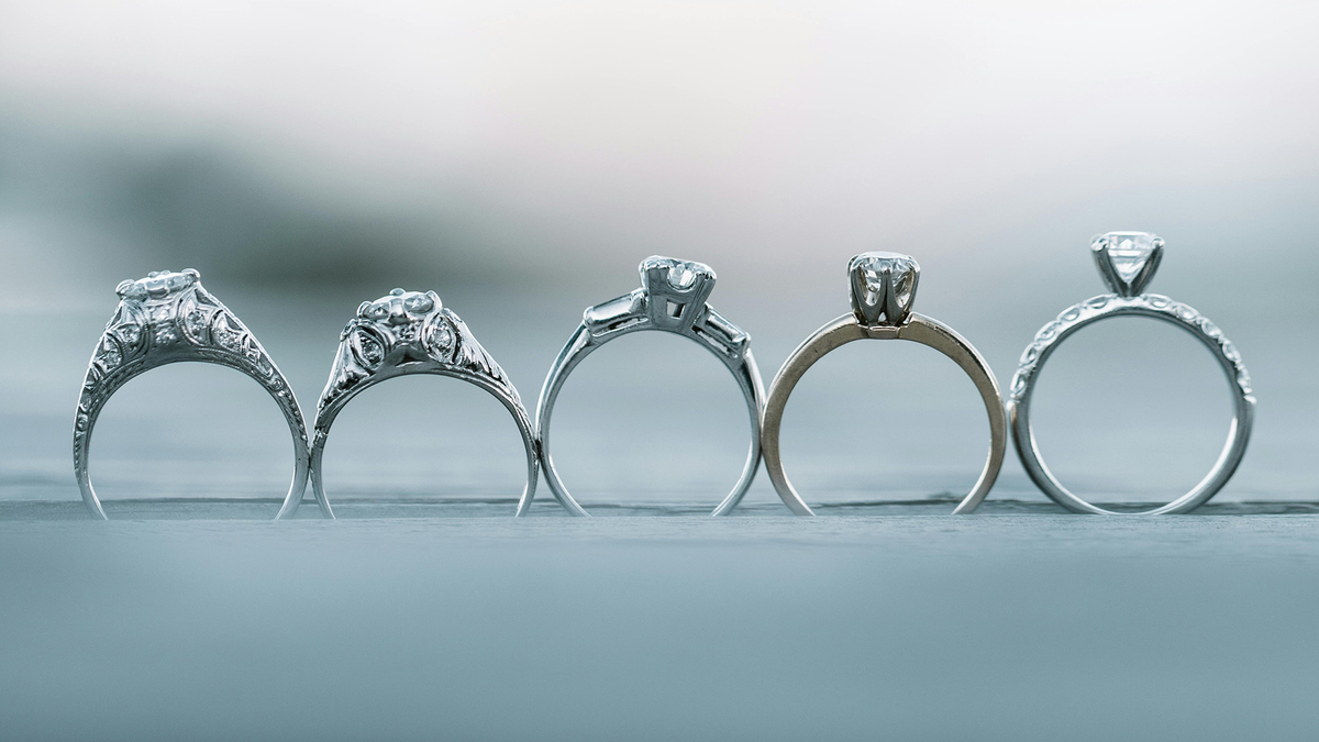 Check-how moissanite-prongs-meet