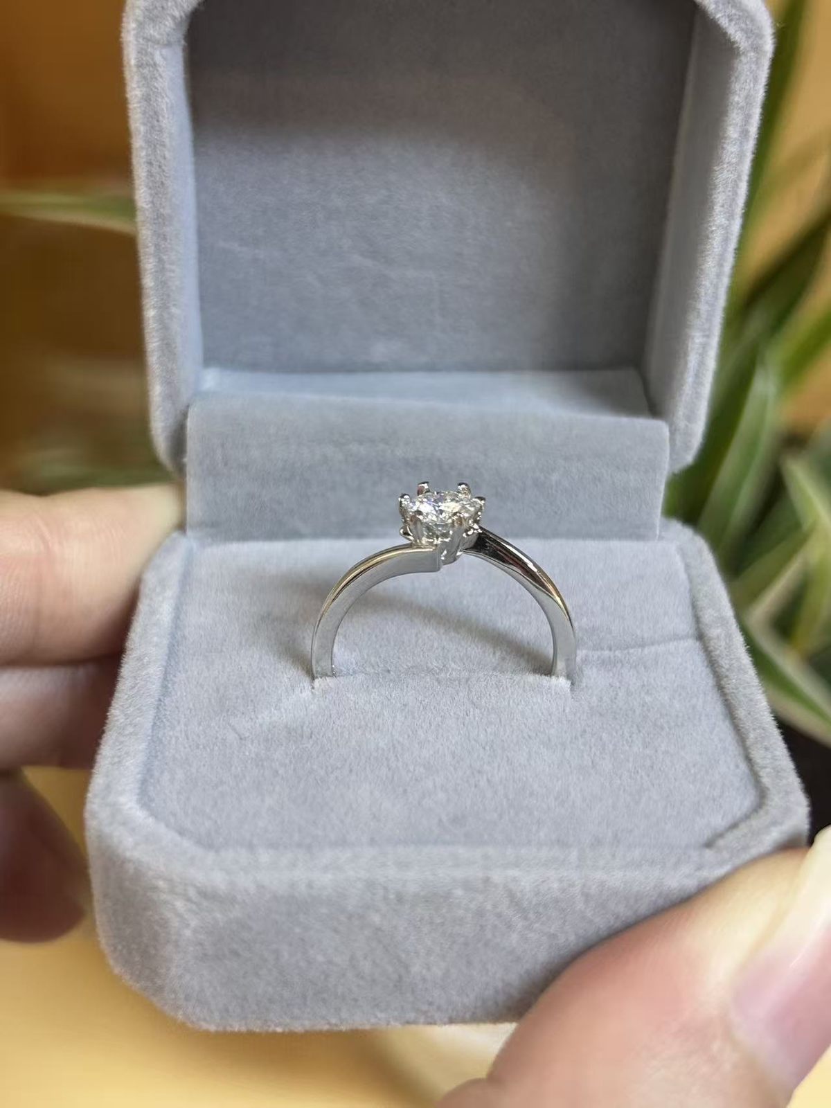 D0570-0.5CT-18K-M01B (1).jpg