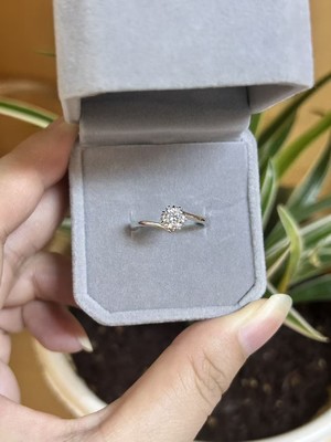 D0570,18White Gold Women's Ring+Moissanite 0.5CT