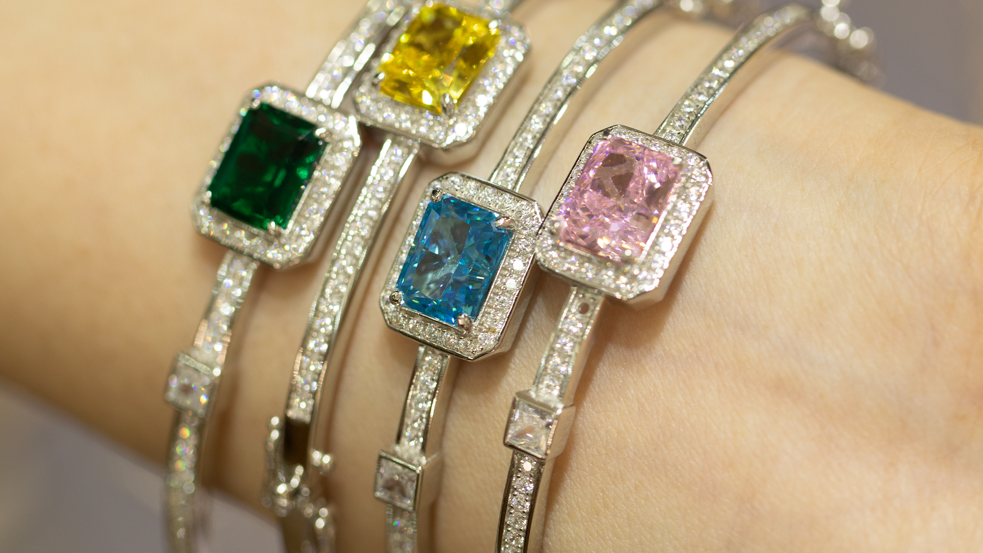 From Stock Design to Signature Collection: How a Croatian Jewelry Brand Customized an 18K Gold Lab-Grown Gemstone Bracelet Series
