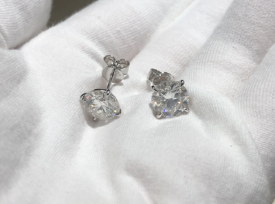 D0534,18White Gold Earstuds+Moissanite 5.0CT